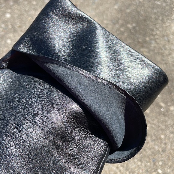 Aldo cute leather ankle boots, inside is worn , outside is in great condition - Picture 9 of 11